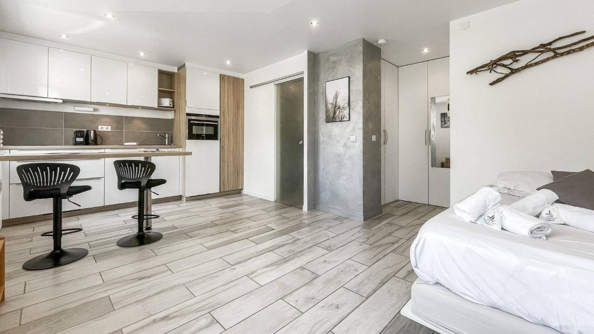 Homey Tidy - New / Proche Centre / Parking Gratuit / Entierement Equipe Apartment